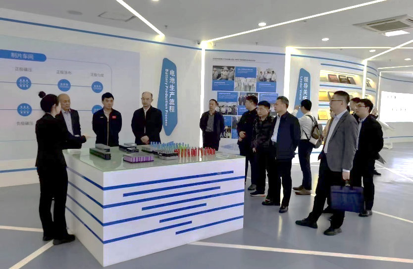 河南投资集团一行走访比克电池，协力加码郑州新能源发展